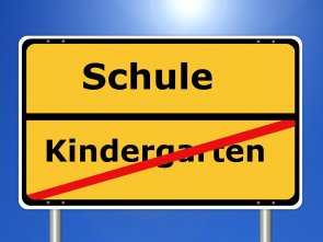 Foto eines Schul-Schildes