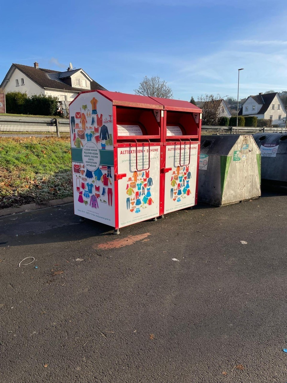 Altkleidercontainer Schwimmbad