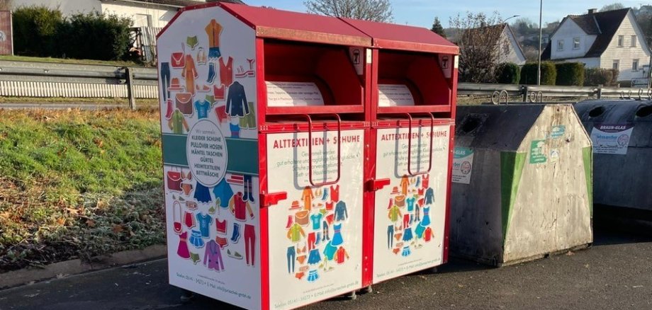 Altkleidercontainer Schwimmbad